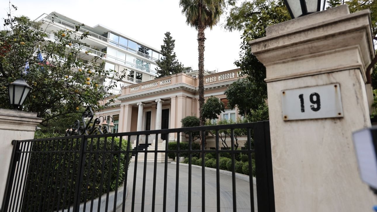 Την-πίεση-στο-ΠΑΣΟΚ-αυξάνει-η-κυβέρνηση:-Ο-Δούκας,-η-ακυβερνησία-και-οι-«κεντρώοι»