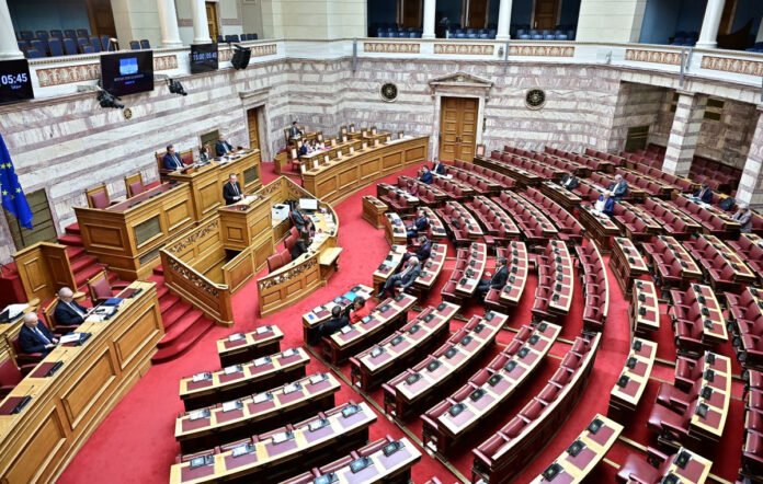 ΚΚΕ:-Η-κυβέρνηση-επιδιώκει-να-γίνουν-fast-track-διαδικασίες-για-την-Επιτροπή-Αναθεώρησης-του-Συντάγματος