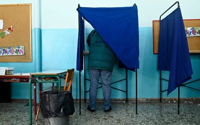 Δημοσκόπηση-prorata:-Δεύτερος-ο-Τσίπρας,-κοντά-στην-πέμπτη-θέση-το-ΠΑΣΟΚ
