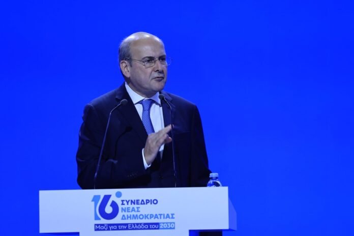Κ.-Χατζηδάκης:-Οι-πολίτες-θα-επιλέξουν-ανάμεσα-στους-Αη-Βασίληδες-της-αντιπολίτευσης-και-την-αποτελεσματικότητα-της-ΝΔ