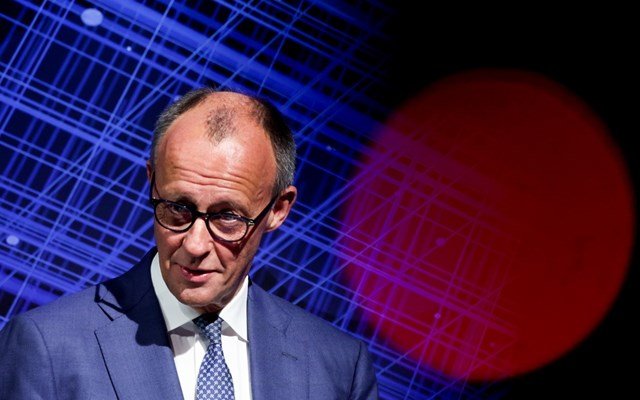 Μερτς:-“Να-σταματήσει-η-αρνητική-κριτική-και-η-μικροκομματική-πολιτική”