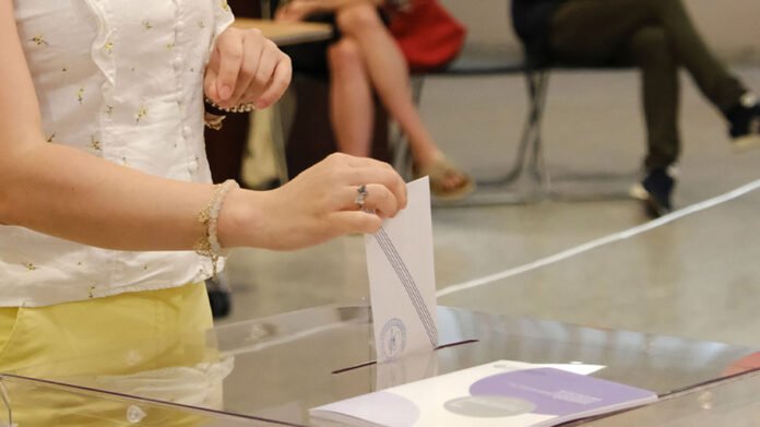 Δημοσκόπηση-marc-για-το-ΘΕΜΑ:-Δεύτερος-ο-Αλέξης-Τσίπρας-–-Μάχη-τρίτης-θέσης-μεταξύ-Καρυστιανού-και-ΠΑΣΟΚ