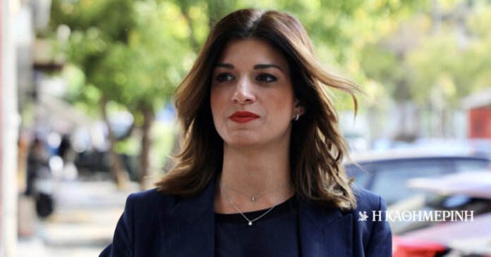 Νοτοπούλου:-Ουδέποτε-ζήτησα-να-συμπεριληφθεί-το-όνομά-μου-σε-δημοσκόπηση-για-το-ΠΑΣΟΚ