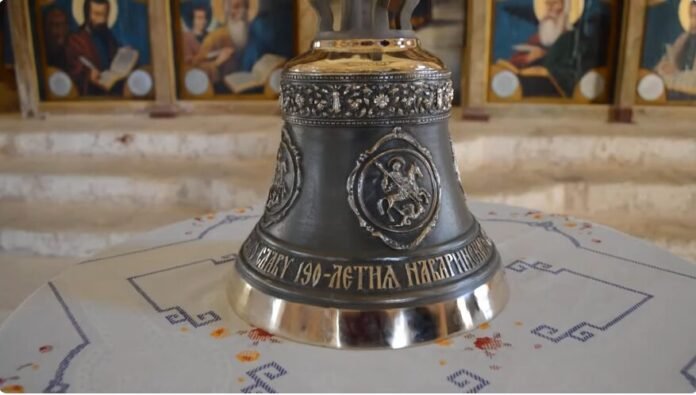 Ερώτηση-Βελόπουλου-στη-Βουλή-για-την-εξαφάνιση-της-επετειακής-καμπάνας-από-το-Νιόκαστρο-Πύλου
