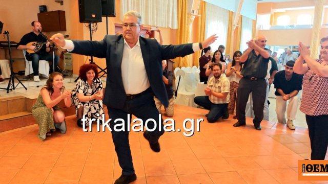 Το-βαρύ-ζεϊμπέκικο-του-Δημήτρη-Κουτσούμπα-στα-Τρίκαλα,-χόρεψε-το-«Στείλε-ουρανέ-μου-ένα-πουλί»,-βίντεο