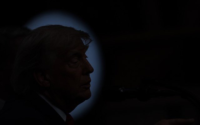 bloomberg:-Οι-φόβοι-του-Τραμπ-για-την-οικονομία-υπονομεύουν-την-αμερικανική-διαπραγματευτική-θέση-στις-συνομιλίες-με-το-Ιράν
