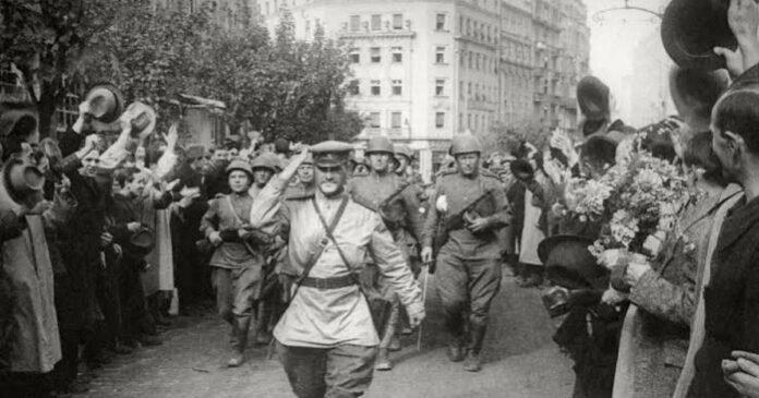 ΙΣΤΟΡΙΚΗ-ΣΤΗΛΗ-–-Πώς-αποτράπηκε-η-ίδρυση-Βαλκανικού-Αρχηγείου-το-1943