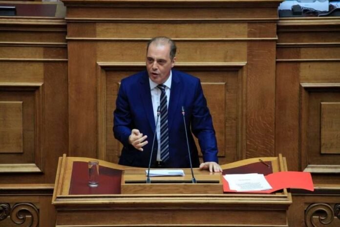 Κ.-Βελόπουλος:-Ανησυχία-για-την-εξάπλωση-του-φαινομένου-των-«ξερών-βεργών»-σε-πυρηνόκαρπα-και-αμυγδαλιές