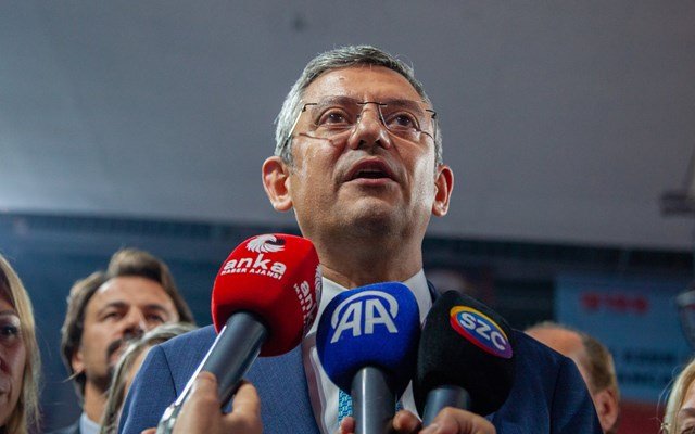 Οζ.-Οζέλ-κατά-Ερντογάν:-Αν-υπάρχει-ξένο-κέντρο-μέσα-στο-chp,-είσαι-εσύ