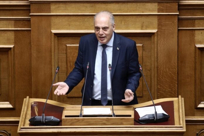 Βελόπουλος:-«Ασόβαρη-η-κυβέρνηση-–-Ο-πρωθυπουργός-δεν-μπορεί-να-επιβάλει-τη-νομιμότητα-υπέρ-των-φτωχών»