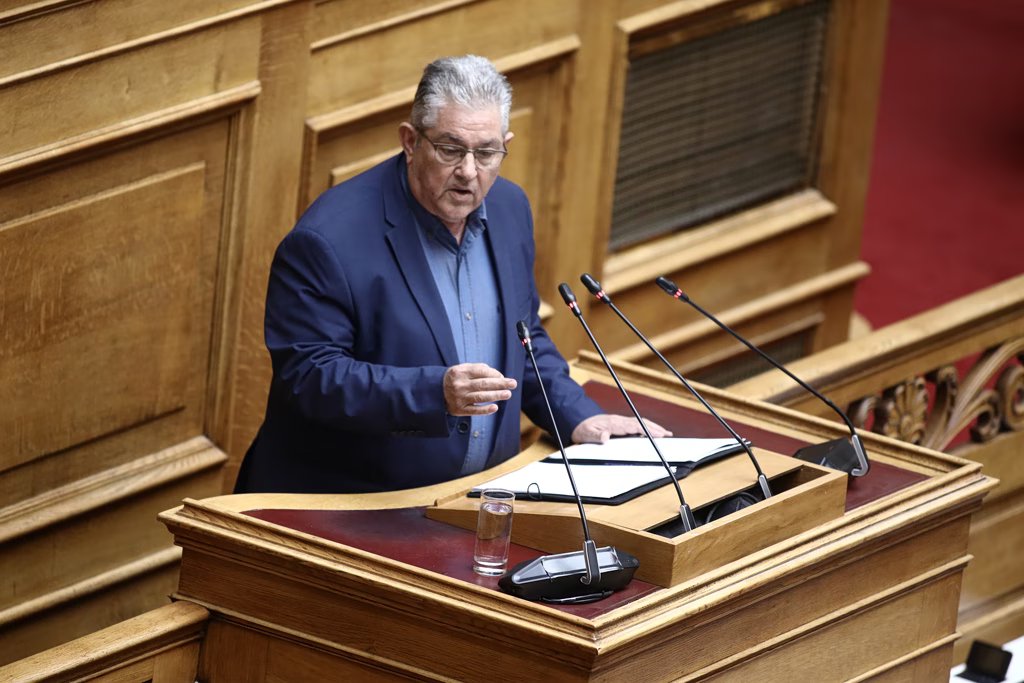viral-βίντεο-του-Κουτσούμπα-στο-tiktok-:-Πιο-δύσκολο-να-βρεις-σπίτι-με-κάτω-από-500e-ή-λαγοκέφαλο-στην-παραλία;