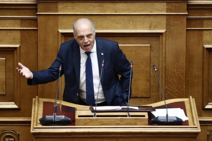 Βελόπουλος:-Η-παραβίαση-του-Συντάγματος-έχει-γίνει-έθος-στην-Ελληνική-Δημοκρατία