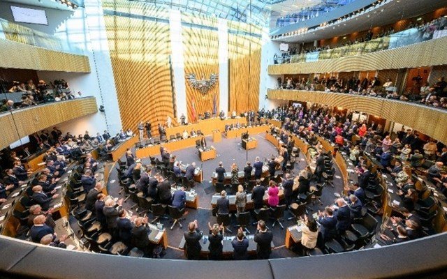 Αυστρία:-Προς-αύξηση-της-υποχρεωτικής-στρατιωτικής-θητείας