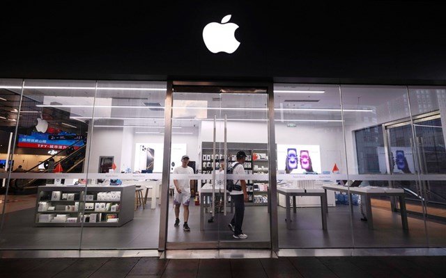 apple:-Έγινε-η-δεύτερη-εταιρεία-στην-ιστορία-που-ξεπέρασε-τα-$5-τρισ.-σε-χρηματιστηριακή-αξία