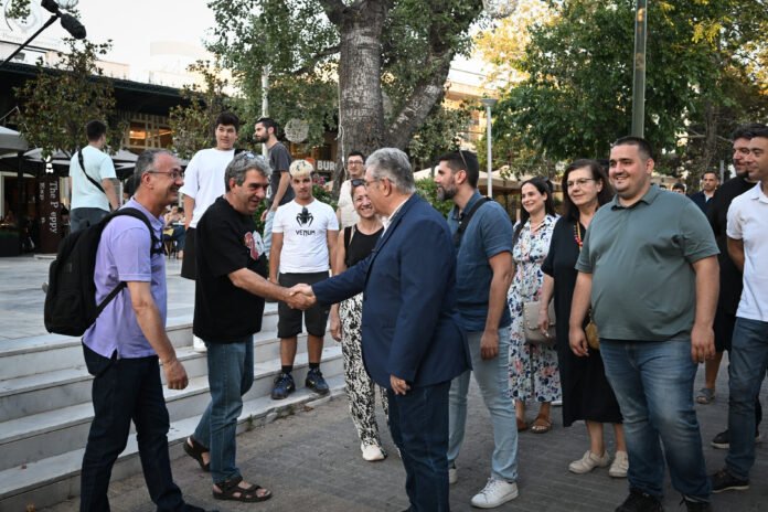 Ο-ΓΓ-της-ΚΕ-του-ΚΚΕ,-Δημήτρης-Κουτσούμπας,-στο-Χαλάνδρι