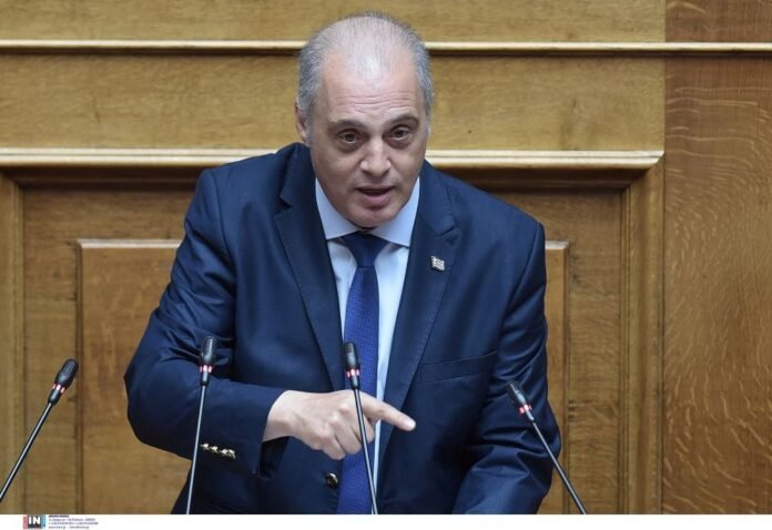 Θεσσαλονίκη:-Στη-λαϊκή-της-Ξηροκρήνης-ο-Βελόπουλος-–-«Μπορούμε-να-δώσουμε-τη-λύση»