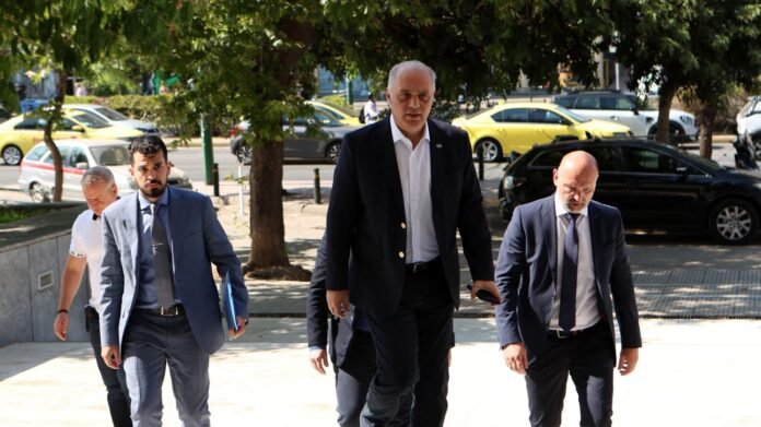 Μηνυτήρια-αναφορά-Βελόπουλου-για-τις-καταγγελίες-Γεωργιάδη-κατά-Τσίπρα-και-τους-Ποινικούς-Κώδικες