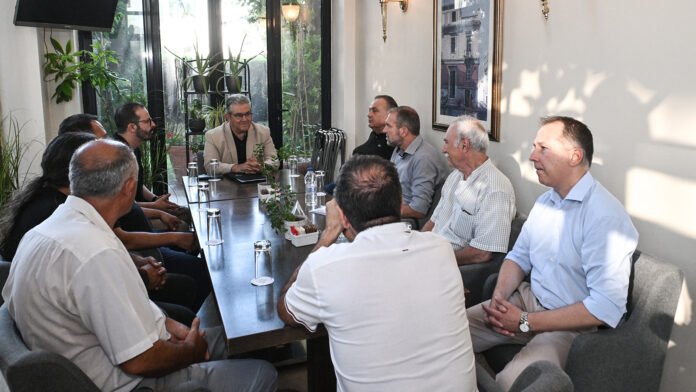Από-τη-συνάντηση-του-ΓΓ-της-ΚΕ-του-ΚΚΕ-Δημήτρη-Κουτσούμπα-με-το-Συνδικάτο-Μετάλλου-Μαγνησίας