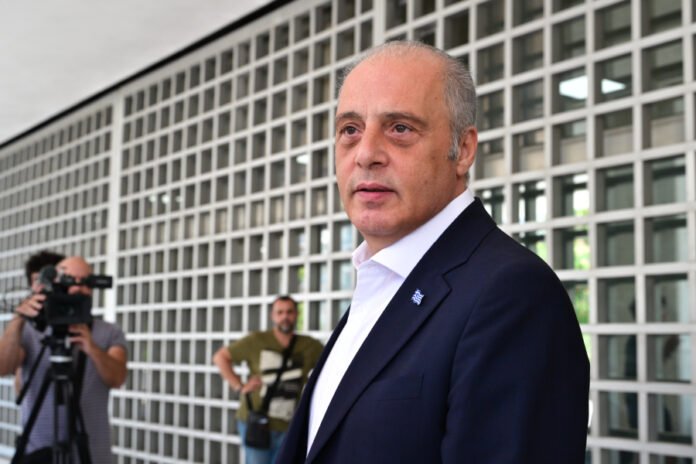 Στη-Βουλή-η-αναφορά-Βελόπουλου-για-τους-ποινικούς-κώδικες-–-Στο-αρχείο-δύο-φορές-η-υπόθεση