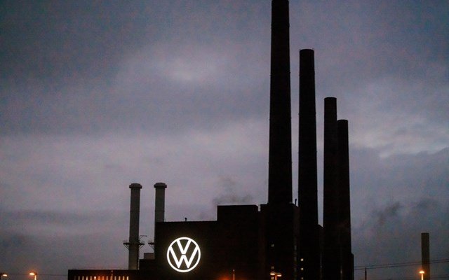 volkswagen:-Αντιδράσεις-εργαζομένων-για-το-σχέδιο-εξυγίανσης-–-Ζητούν-απαντήσεις-για-θέσεις-εργασίας-και-εργοστάσια