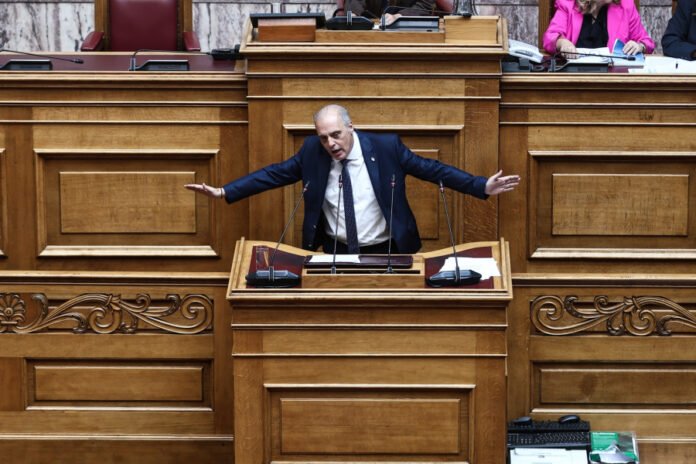 Ο-εταίρος-«για-τα-δύσκολα»-Κυριάκος-Βελόπουλος-και-ο-ύποπτος-ρόλος-στις-υποκλοπές