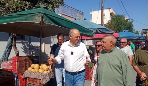 Πυρά-Βελόπουλου-κατά-Τσίπρα-και-Μητσοτάκη-από-τον-Βόλο-(εικόνες