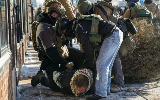 ΗΠΑ:-Πράκτορας-της-ice-πυροβόλησε-και-σκότωσε-νεαρό-μετανάστη-στο-Μέιν