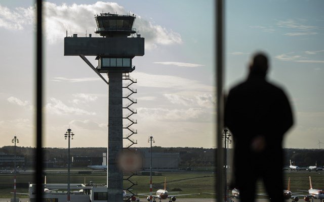 Σύγκρουση-αεροσκάφους-cargo-με-άγνωστο-αντικείμενο-κοντά-στο-αεροδρόμιο-της-Λειψίας