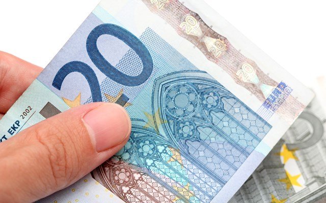 bank-of-america:-Η-gen-z-αποταμιεύει-λιγότερο-από-κάθε-άλλη-γενιά,-αλλά-συνεχίζει-να-ξοδεύει