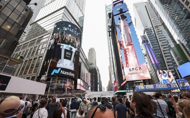 Η-πλουσιότερη-Αυστραλή-επενδύει-1,37-δισ.-δολάρια-στη-spacex