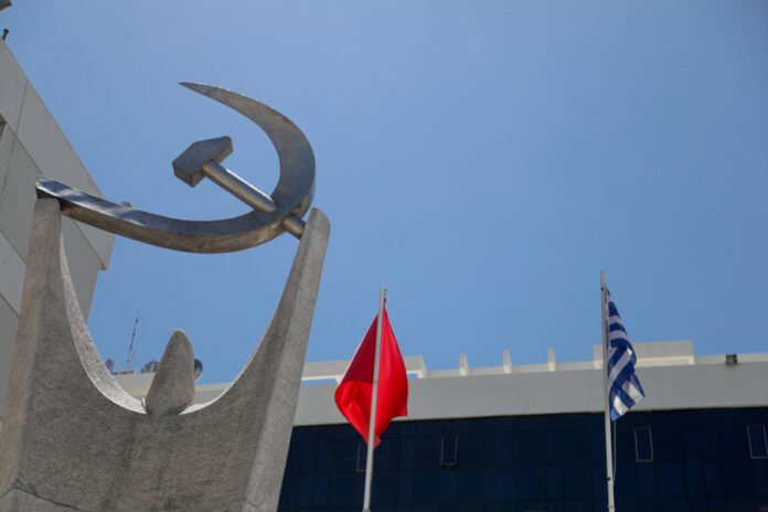 ΚΚΕ-για-φωτιά-στη-Σαλαμίνα:-Τεράστιες-οι-ευθύνες-του-επιτελικά-ανίκανου-κράτους-και-της-εγκληματικής-πολιτικής-του