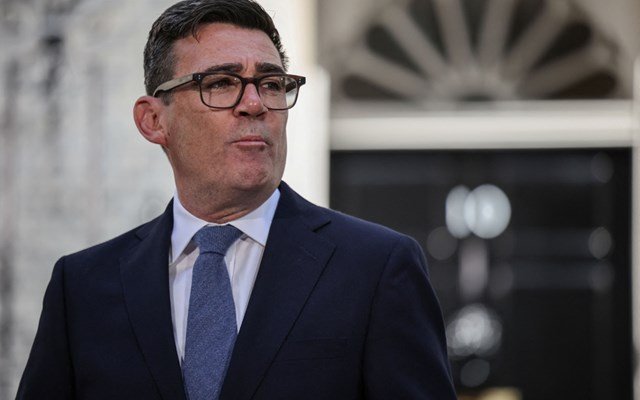 politico:-Ο-Μπέρναμ-αντάλλαξε-μηνύματα-με-άτομο-που-παρίστανε-στενό-συνεργάτη-του-Τραμπ