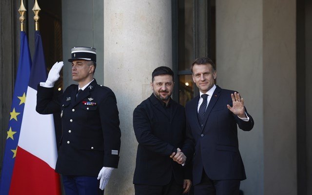 Ζελένσκι:-Η-Γαλλία-συμφώνησε-να-επιταχύνει-τις-παραδόσεις-εξοπλισμού-αεράμυνας-στην-Ουκρανία
