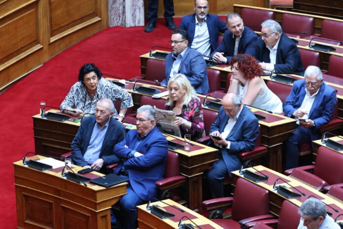 ΚΚΕ:-Νέα-τροπολογία-για-την-επαναφορά-13ου-και-14ου-μισθού-και-σύνταξης