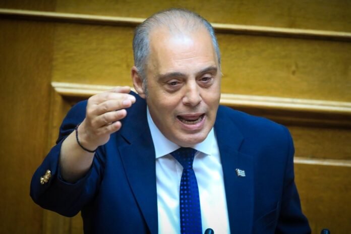 Βελόπουλος:-Συνηθισμένη-τακτική-της-ΝΔ-λίγο-πριν-τις-εκλογές,-να-πετάει-ψίχουλα-στο-τραπέζι
