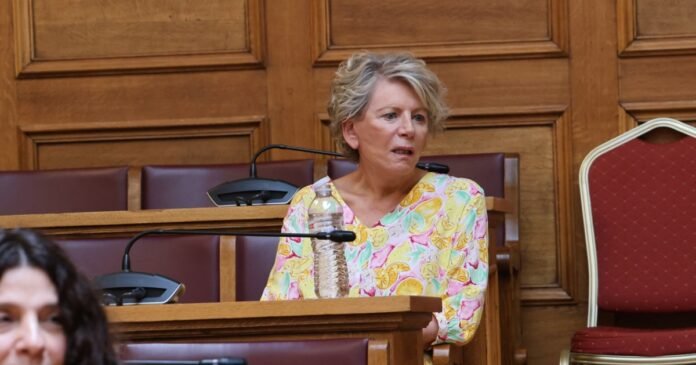 “Μάχη”-στη-Βουλή-για-την-αντιπρόεδρο-Ακρίτα:-“Οχι”-από-ΝΔ,-“ναι”-από-ΠΑΣΟΚ,-ΚΚΕ,-Ελληνική-Λύση,-Πλεύση-Ελευθερίας