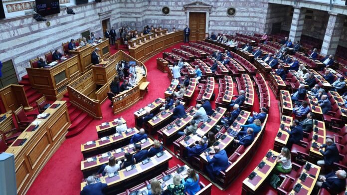 Οκτώ-κόμματα-στο-νήμα-του-3%-–-Το-δεύτερο-θρίλερ-των-εκλογών,-πόσο-μπορεί-να-επηρεάσει-την-αυτοδυναμία-και-ο-ρόλος-Σαμαρά