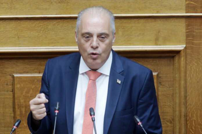 Βελόπουλος:-Μητσοτάκης-και-Τσίπρας-είναι-οι-δύο-όψεις-του-ίδιου-«κάλπικου»-νομίσματος