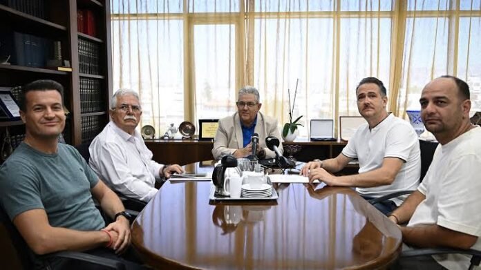 Δ.-Κουτσούμπας:-Το-ΚΚΕ-στηρίζει-τον-δίκαιο-αγώνα-για-μονιμοποίηση-όλων-των-πυροσβεστών