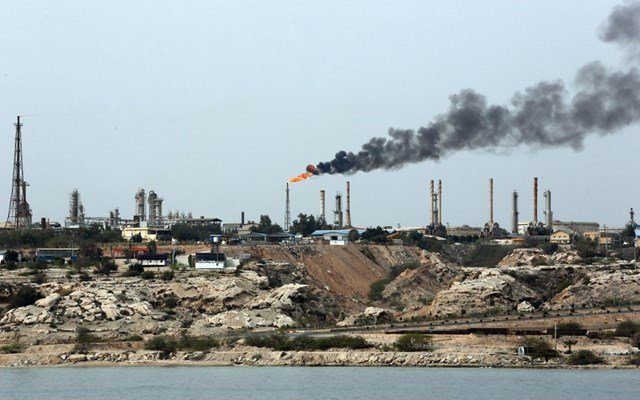 Ιράν:-Μέσα-ενημέρωσης-κάνουν-λόγο-για-εκρήξεις-κοντά-στο-νησί-Χαργκ,-στον-Περσικό