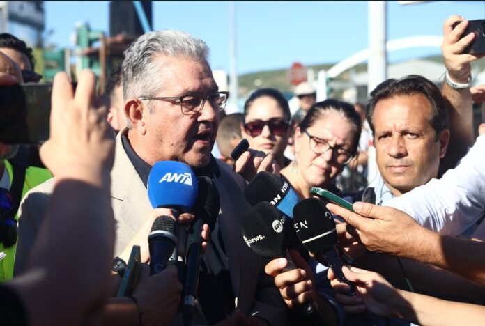 Κουτσούμπας-από-τη-ΔΕΘ:-«Παλλαϊκή-απαίτηση-να-δοθούν-εδώ-και-τώρα-λεφτά-για-μισθούς-και-συντάξεις»