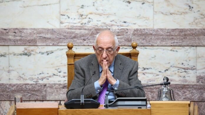 Συλλυπητήρια-Κακλαμάνη-στη-Βουλή-για-τον-θάνατο-του-Σπύρου-Χαλβατζή
