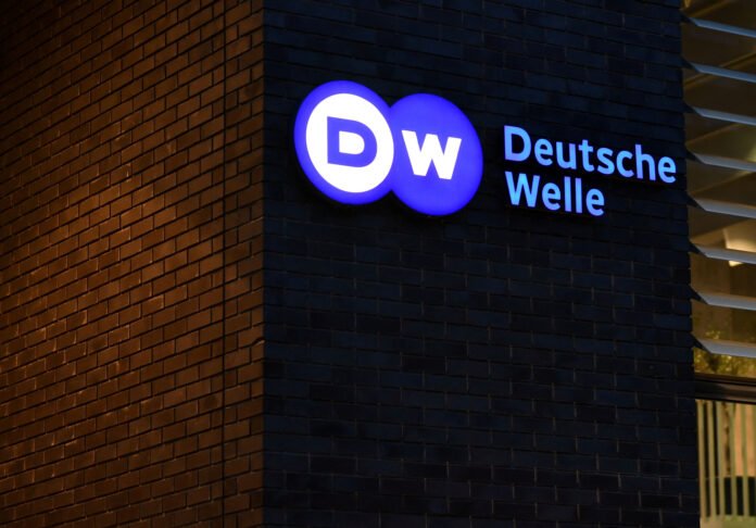 Ανατροπή-στη-deutsche-welle:-Δεν-κλείνει-η-ελληνική-υπηρεσία