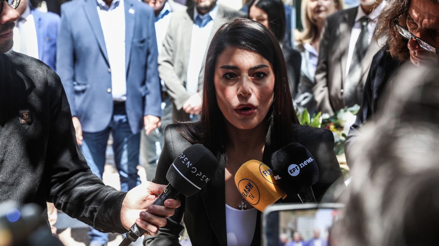 Η-αγωνία-της-πολιτικής-επιβίωσης-σπρώχνει-την-Λατινοπούλου-πιο-ακροδεξιά-–-Οι-ακρότητες,-η-φαντασίωση…-«afd»-και-γιατί-φοβάται-τον-Κασιδιάρη